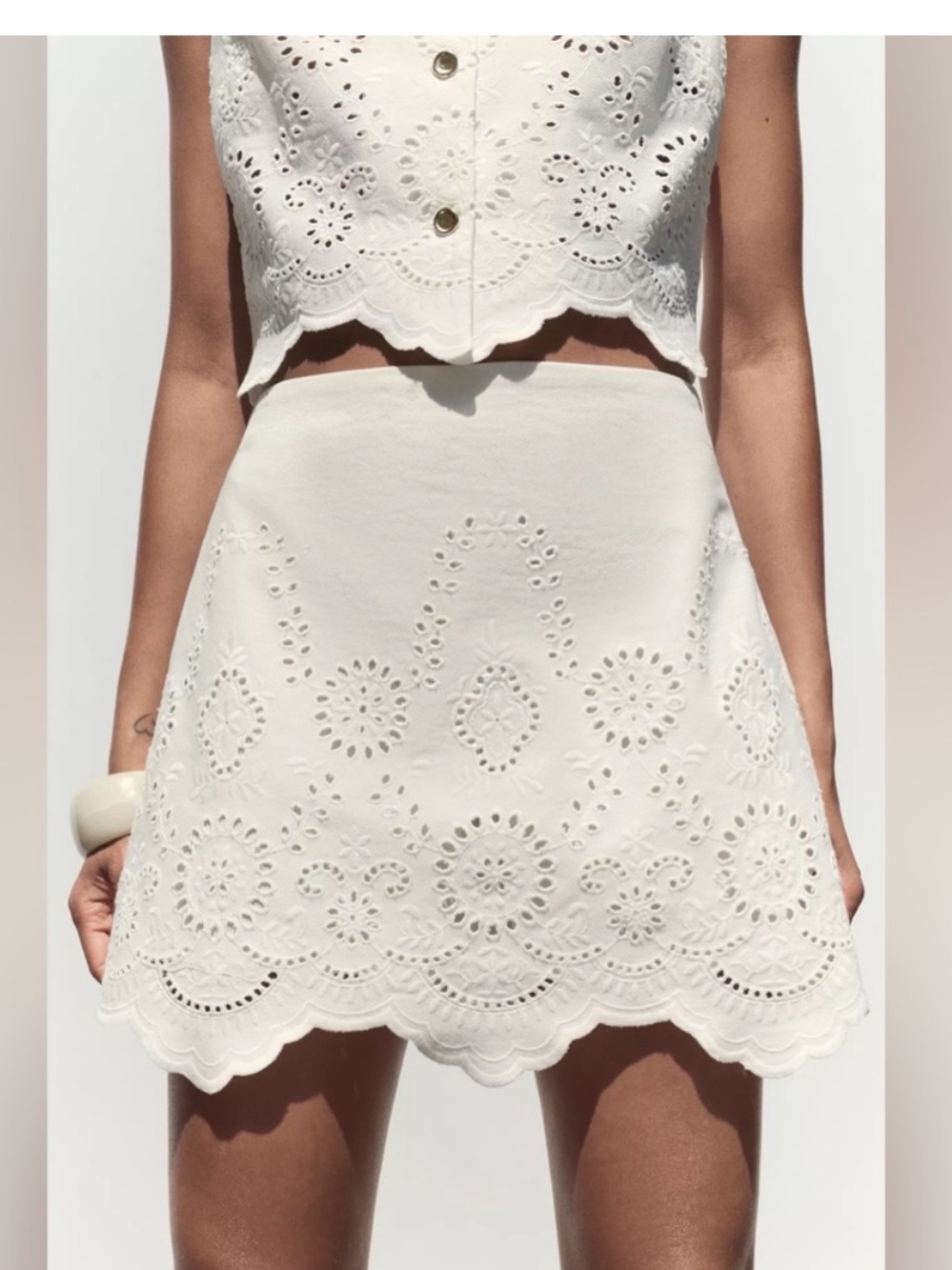 Zara Woman White Embroidered Skort